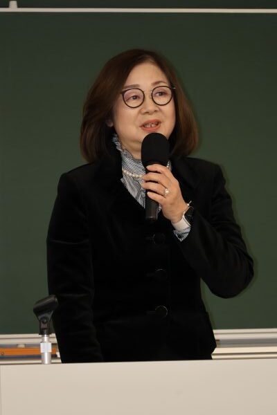 学部長挨拶　田中 弥生教授